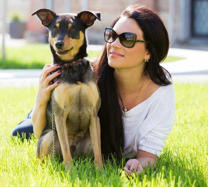 files/beautiful-woman_2fe22e7d-1c68-4686-b079-52edd9998970.webp